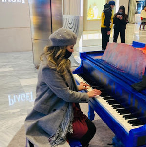 Meet your Posher, Yasmine